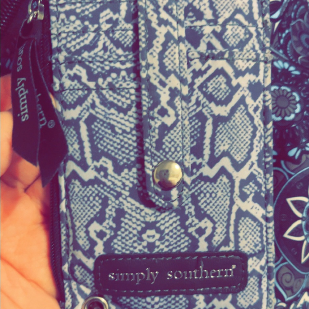 Simply Southern bangle wallet with zipper pocket 🐍